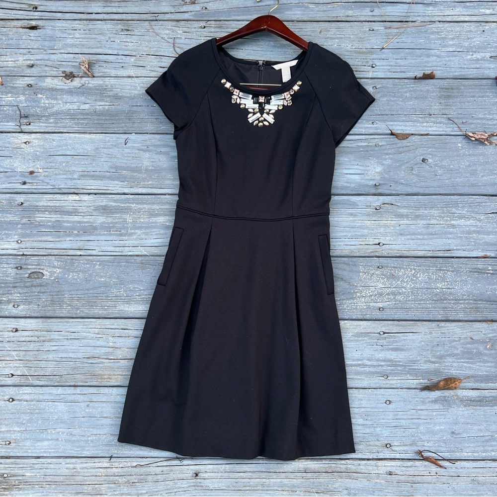 Elegant Black Dress with Embellished Neckline NICE DRESS and it’s comfortable
